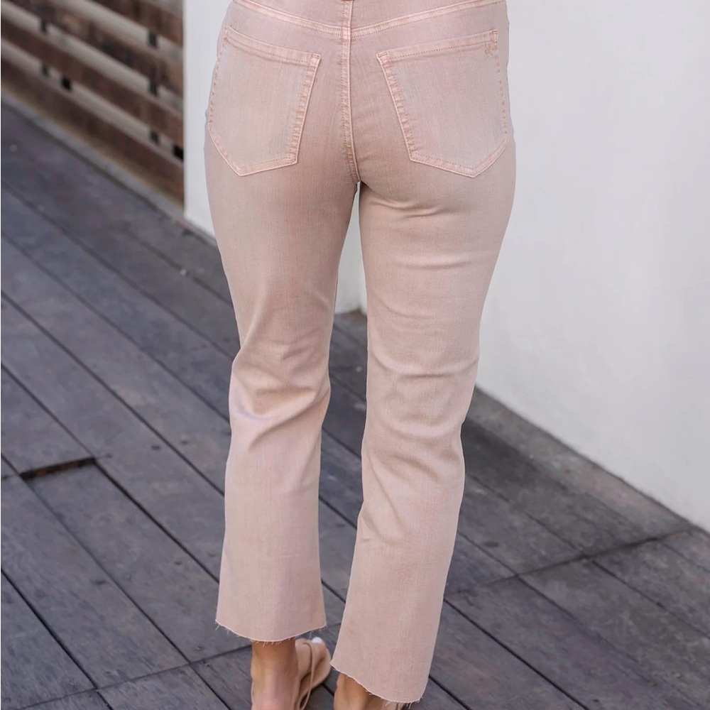 NWT Mel's Fave Distressed Cropped Straight Leg Denim Blush Size 16 Grace & Lace - Picture 3 of 8